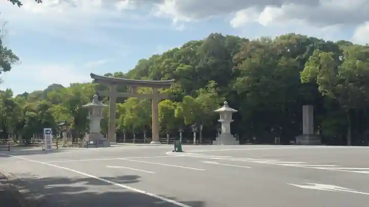 橿原神宮の{uncategorized: "未分類", other: "その他", undefined: "問題あり", building: "その他建物", grave: "お墓", sacred_gate: "鳥居", guardian: "狛犬", statue: "像", buddha: "仏像", history: "歴史", nature: "自然", garden: "庭園", animal: "動物", pagoda: "塔", temizu: "手水舎", mountain_gate: "山門・神門", sanctuary: "本殿・本堂", subordinate: "末社・摂社", art: "芸術", scenery: "景色", jizo: "地蔵", ema: "絵馬", goshuin: "御朱印", omikuji: "おみくじ", items: "授与品その他", amulet: "お守り", goshuincho: "御朱印帳", eats: "食事", festival: "お祭り", votive_dance: "神楽", shichigosan: "七五三参", wedding: "結婚式", experience: "体験その他", initially: "初詣", around: "周辺", anti_infection: "感染症対策"}