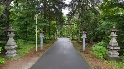音更神社の庭園