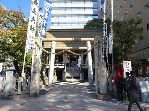 白神社の鳥居