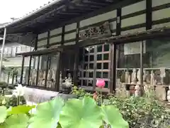 長源寺の本殿