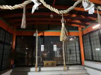 峯本稲荷神社の{uncategorized: "未分類", other: "その他", undefined: "問題あり", building: "その他建物", grave: "お墓", sacred_gate: "鳥居", guardian: "狛犬", statue: "像", buddha: "仏像", history: "歴史", nature: "自然", garden: "庭園", animal: "動物", pagoda: "塔", temizu: "手水舎", mountain_gate: "山門・神門", sanctuary: "本殿・本堂", subordinate: "末社・摂社", art: "芸術", scenery: "景色", jizo: "地蔵", ema: "絵馬", goshuin: "御朱印", omikuji: "おみくじ", items: "授与品その他", amulet: "お守り", goshuincho: "御朱印帳", eats: "食事", festival: "お祭り", votive_dance: "神楽", shichigosan: "七五三参", wedding: "結婚式", experience: "体験その他", initially: "初詣", around: "周辺", anti_infection: "感染症対策"}