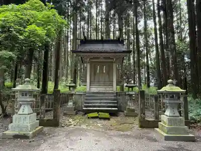 日光神社の{uncategorized: "未分類", other: "その他", undefined: "問題あり", building: "その他建物", grave: "お墓", sacred_gate: "鳥居", guardian: "狛犬", statue: "像", buddha: "仏像", history: "歴史", nature: "自然", garden: "庭園", animal: "動物", pagoda: "塔", temizu: "手水舎", mountain_gate: "山門・神門", sanctuary: "本殿・本堂", subordinate: "末社・摂社", art: "芸術", scenery: "景色", jizo: "地蔵", ema: "絵馬", goshuin: "御朱印", omikuji: "おみくじ", items: "授与品その他", amulet: "お守り", goshuincho: "御朱印帳", eats: "食事", festival: "お祭り", votive_dance: "神楽", shichigosan: "七五三参", wedding: "結婚式", experience: "体験その他", initially: "初詣", around: "周辺", anti_infection: "感染症対策"}