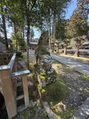 熊野大社の{uncategorized: "未分類", other: "その他", undefined: "問題あり", building: "その他建物", grave: "お墓", sacred_gate: "鳥居", guardian: "狛犬", statue: "像", buddha: "仏像", history: "歴史", nature: "自然", garden: "庭園", animal: "動物", pagoda: "塔", temizu: "手水舎", mountain_gate: "山門・神門", sanctuary: "本殿・本堂", subordinate: "末社・摂社", art: "芸術", scenery: "景色", jizo: "地蔵", ema: "絵馬", goshuin: "御朱印", omikuji: "おみくじ", items: "授与品その他", amulet: "お守り", goshuincho: "御朱印帳", eats: "食事", festival: "お祭り", votive_dance: "神楽", shichigosan: "七五三参", wedding: "結婚式", experience: "体験その他", initially: "初詣", around: "周辺", anti_infection: "感染症対策"}