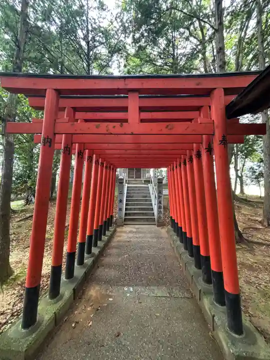 高繁大明神(稲荷)の鳥居