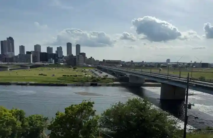 多摩川浅間神社の{uncategorized: "未分類", other: "その他", undefined: "問題あり", building: "その他建物", grave: "お墓", sacred_gate: "鳥居", guardian: "狛犬", statue: "像", buddha: "仏像", history: "歴史", nature: "自然", garden: "庭園", animal: "動物", pagoda: "塔", temizu: "手水舎", mountain_gate: "山門・神門", sanctuary: "本殿・本堂", subordinate: "末社・摂社", art: "芸術", scenery: "景色", jizo: "地蔵", ema: "絵馬", goshuin: "御朱印", omikuji: "おみくじ", items: "授与品その他", amulet: "お守り", goshuincho: "御朱印帳", eats: "食事", festival: "お祭り", votive_dance: "神楽", shichigosan: "七五三参", wedding: "結婚式", experience: "体験その他", initially: "初詣", around: "周辺", anti_infection: "感染症対策"}
