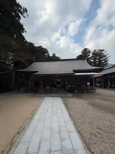 須佐神社の{uncategorized: "未分類", other: "その他", undefined: "問題あり", building: "その他建物", grave: "お墓", sacred_gate: "鳥居", guardian: "狛犬", statue: "像", buddha: "仏像", history: "歴史", nature: "自然", garden: "庭園", animal: "動物", pagoda: "塔", temizu: "手水舎", mountain_gate: "山門・神門", sanctuary: "本殿・本堂", subordinate: "末社・摂社", art: "芸術", scenery: "景色", jizo: "地蔵", ema: "絵馬", goshuin: "御朱印", omikuji: "おみくじ", items: "授与品その他", amulet: "お守り", goshuincho: "御朱印帳", eats: "食事", festival: "お祭り", votive_dance: "神楽", shichigosan: "七五三参", wedding: "結婚式", experience: "体験その他", initially: "初詣", around: "周辺", anti_infection: "感染症対策"}