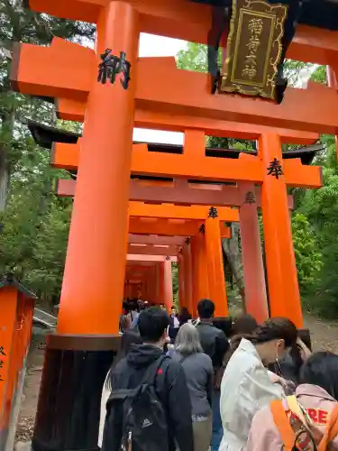 伏見稲荷大社の{uncategorized: "未分類", other: "その他", undefined: "問題あり", building: "その他建物", grave: "お墓", sacred_gate: "鳥居", guardian: "狛犬", statue: "像", buddha: "仏像", history: "歴史", nature: "自然", garden: "庭園", animal: "動物", pagoda: "塔", temizu: "手水舎", mountain_gate: "山門・神門", sanctuary: "本殿・本堂", subordinate: "末社・摂社", art: "芸術", scenery: "景色", jizo: "地蔵", ema: "絵馬", goshuin: "御朱印", omikuji: "おみくじ", items: "授与品その他", amulet: "お守り", goshuincho: "御朱印帳", eats: "食事", festival: "お祭り", votive_dance: "神楽", shichigosan: "七五三参", wedding: "結婚式", experience: "体験その他", initially: "初詣", around: "周辺", anti_infection: "感染症対策"}
