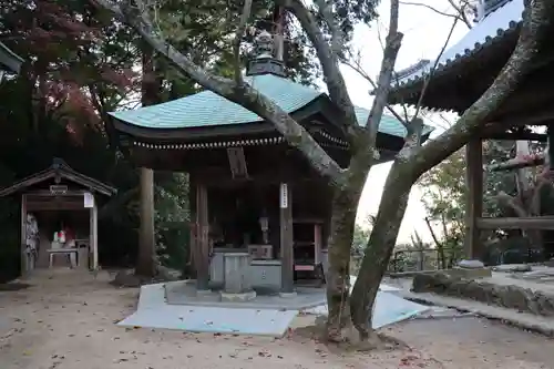 根香寺の建物その他