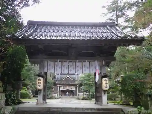 倉田八幡宮の山門・神門
