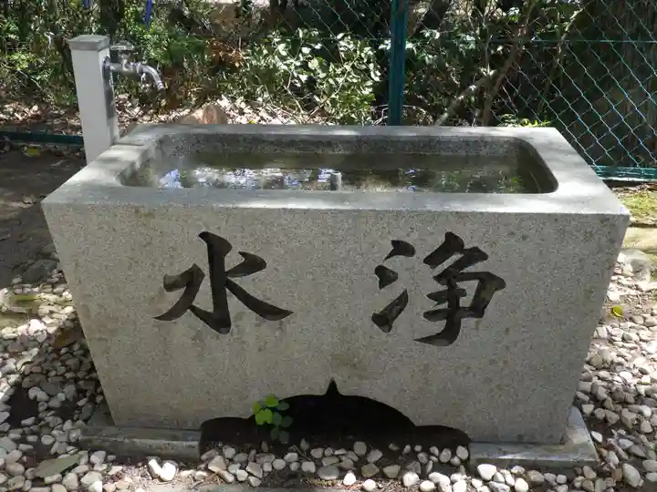 武速神社の手水舎