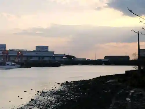 湊三嶋大明神社の{uncategorized: "未分類", other: "その他", undefined: "問題あり", building: "その他建物", grave: "お墓", sacred_gate: "鳥居", guardian: "狛犬", statue: "像", buddha: "仏像", history: "歴史", nature: "自然", garden: "庭園", animal: "動物", pagoda: "塔", temizu: "手水舎", mountain_gate: "山門・神門", sanctuary: "本殿・本堂", subordinate: "末社・摂社", art: "芸術", scenery: "景色", jizo: "地蔵", ema: "絵馬", goshuin: "御朱印", omikuji: "おみくじ", items: "授与品その他", amulet: "お守り", goshuincho: "御朱印帳", eats: "食事", festival: "お祭り", votive_dance: "神楽", shichigosan: "七五三参", wedding: "結婚式", experience: "体験その他", initially: "初詣", around: "周辺", anti_infection: "感染症対策"}