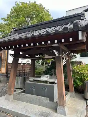 武井神社の手水舎