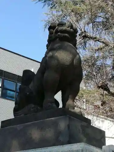 草加神社の狛犬