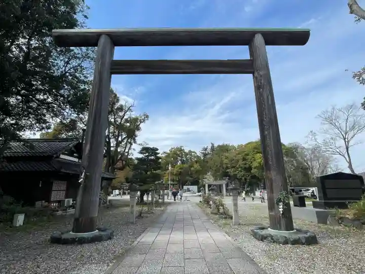 滋賀県護国神社の{uncategorized: "未分類", other: "その他", undefined: "問題あり", building: "その他建物", grave: "お墓", sacred_gate: "鳥居", guardian: "狛犬", statue: "像", buddha: "仏像", history: "歴史", nature: "自然", garden: "庭園", animal: "動物", pagoda: "塔", temizu: "手水舎", mountain_gate: "山門・神門", sanctuary: "本殿・本堂", subordinate: "末社・摂社", art: "芸術", scenery: "景色", jizo: "地蔵", ema: "絵馬", goshuin: "御朱印", omikuji: "おみくじ", items: "授与品その他", amulet: "お守り", goshuincho: "御朱印帳", eats: "食事", festival: "お祭り", votive_dance: "神楽", shichigosan: "七五三参", wedding: "結婚式", experience: "体験その他", initially: "初詣", around: "周辺", anti_infection: "感染症対策"}