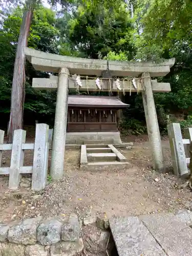 三社社(吉田神社末社)の鳥居