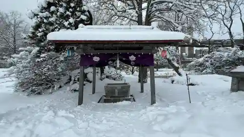 秋葉神社の{uncategorized: "未分類", other: "その他", undefined: "問題あり", building: "その他建物", grave: "お墓", sacred_gate: "鳥居", guardian: "狛犬", statue: "像", buddha: "仏像", history: "歴史", nature: "自然", garden: "庭園", animal: "動物", pagoda: "塔", temizu: "手水舎", mountain_gate: "山門・神門", sanctuary: "本殿・本堂", subordinate: "末社・摂社", art: "芸術", scenery: "景色", jizo: "地蔵", ema: "絵馬", goshuin: "御朱印", omikuji: "おみくじ", items: "授与品その他", amulet: "お守り", goshuincho: "御朱印帳", eats: "食事", festival: "お祭り", votive_dance: "神楽", shichigosan: "七五三参", wedding: "結婚式", experience: "体験その他", initially: "初詣", around: "周辺", anti_infection: "感染症対策"}