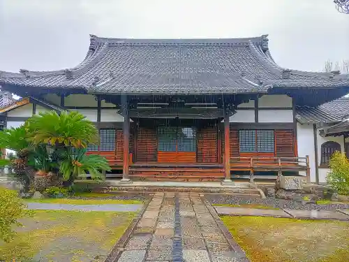 長母寺の本殿・本堂