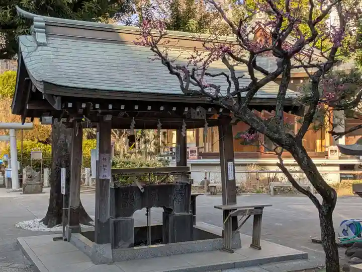 鳩森八幡神社の手水舎