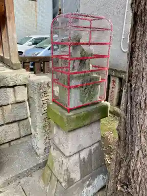 二ツ谷稲荷神社の{uncategorized: "未分類", other: "その他", undefined: "問題あり", building: "その他建物", grave: "お墓", sacred_gate: "鳥居", guardian: "狛犬", statue: "像", buddha: "仏像", history: "歴史", nature: "自然", garden: "庭園", animal: "動物", pagoda: "塔", temizu: "手水舎", mountain_gate: "山門・神門", sanctuary: "本殿・本堂", subordinate: "末社・摂社", art: "芸術", scenery: "景色", jizo: "地蔵", ema: "絵馬", goshuin: "御朱印", omikuji: "おみくじ", items: "授与品その他", amulet: "お守り", goshuincho: "御朱印帳", eats: "食事", festival: "お祭り", votive_dance: "神楽", shichigosan: "七五三参", wedding: "結婚式", experience: "体験その他", initially: "初詣", around: "周辺", anti_infection: "感染症対策"}
