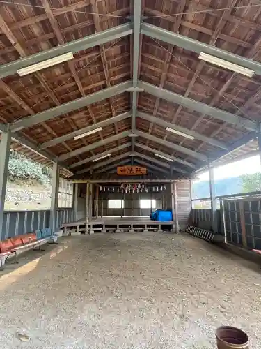 迦具神社の{uncategorized: "未分類", other: "その他", undefined: "問題あり", building: "その他建物", grave: "お墓", sacred_gate: "鳥居", guardian: "狛犬", statue: "像", buddha: "仏像", history: "歴史", nature: "自然", garden: "庭園", animal: "動物", pagoda: "塔", temizu: "手水舎", mountain_gate: "山門・神門", sanctuary: "本殿・本堂", subordinate: "末社・摂社", art: "芸術", scenery: "景色", jizo: "地蔵", ema: "絵馬", goshuin: "御朱印", omikuji: "おみくじ", items: "授与品その他", amulet: "お守り", goshuincho: "御朱印帳", eats: "食事", festival: "お祭り", votive_dance: "神楽", shichigosan: "七五三参", wedding: "結婚式", experience: "体験その他", initially: "初詣", around: "周辺", anti_infection: "感染症対策"}