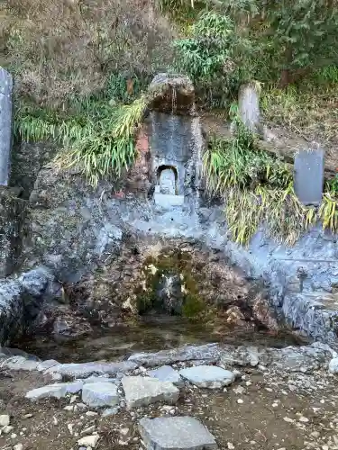 御嶽山神社の{uncategorized: "未分類", other: "その他", undefined: "問題あり", building: "その他建物", grave: "お墓", sacred_gate: "鳥居", guardian: "狛犬", statue: "像", buddha: "仏像", history: "歴史", nature: "自然", garden: "庭園", animal: "動物", pagoda: "塔", temizu: "手水舎", mountain_gate: "山門・神門", sanctuary: "本殿・本堂", subordinate: "末社・摂社", art: "芸術", scenery: "景色", jizo: "地蔵", ema: "絵馬", goshuin: "御朱印", omikuji: "おみくじ", items: "授与品その他", amulet: "お守り", goshuincho: "御朱印帳", eats: "食事", festival: "お祭り", votive_dance: "神楽", shichigosan: "七五三参", wedding: "結婚式", experience: "体験その他", initially: "初詣", around: "周辺", anti_infection: "感染症対策"}