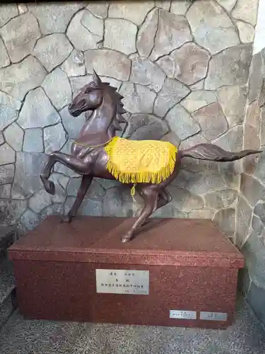 初音森神社の{uncategorized: "未分類", other: "その他", undefined: "問題あり", building: "その他建物", grave: "お墓", sacred_gate: "鳥居", guardian: "狛犬", statue: "像", buddha: "仏像", history: "歴史", nature: "自然", garden: "庭園", animal: "動物", pagoda: "塔", temizu: "手水舎", mountain_gate: "山門・神門", sanctuary: "本殿・本堂", subordinate: "末社・摂社", art: "芸術", scenery: "景色", jizo: "地蔵", ema: "絵馬", goshuin: "御朱印", omikuji: "おみくじ", items: "授与品その他", amulet: "お守り", goshuincho: "御朱印帳", eats: "食事", festival: "お祭り", votive_dance: "神楽", shichigosan: "七五三参", wedding: "結婚式", experience: "体験その他", initially: "初詣", around: "周辺", anti_infection: "感染症対策"}