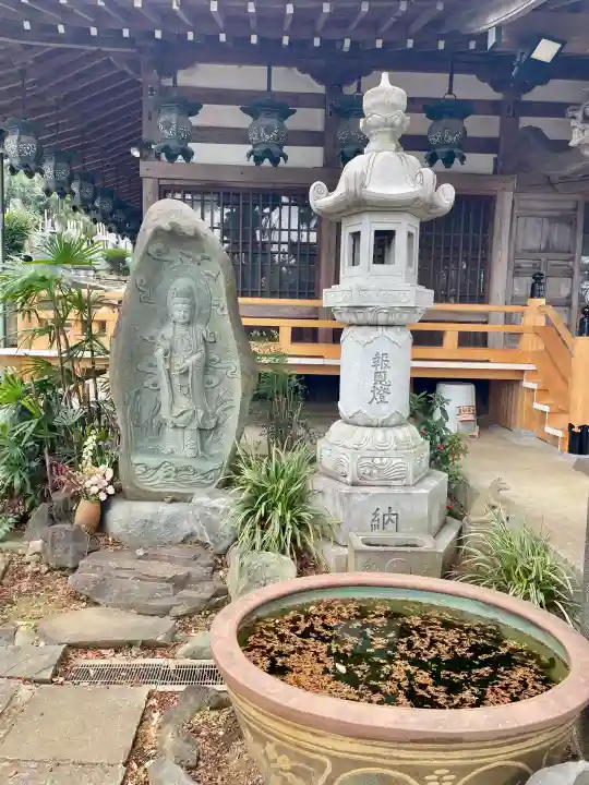 本乗寺の{uncategorized: "未分類", other: "その他", undefined: "問題あり", building: "その他建物", grave: "お墓", sacred_gate: "鳥居", guardian: "狛犬", statue: "像", buddha: "仏像", history: "歴史", nature: "自然", garden: "庭園", animal: "動物", pagoda: "塔", temizu: "手水舎", mountain_gate: "山門・神門", sanctuary: "本殿・本堂", subordinate: "末社・摂社", art: "芸術", scenery: "景色", jizo: "地蔵", ema: "絵馬", goshuin: "御朱印", omikuji: "おみくじ", items: "授与品その他", amulet: "お守り", goshuincho: "御朱印帳", eats: "食事", festival: "お祭り", votive_dance: "神楽", shichigosan: "七五三参", wedding: "結婚式", experience: "体験その他", initially: "初詣", around: "周辺", anti_infection: "感染症対策"}