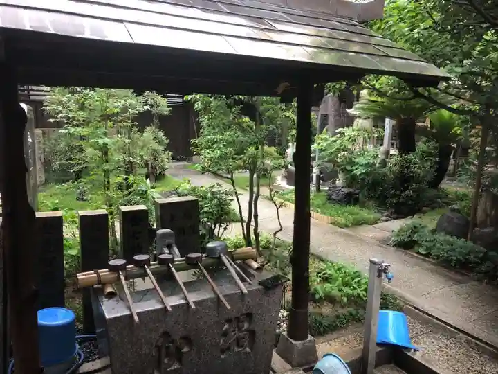 高津山 報恩院の手水舎