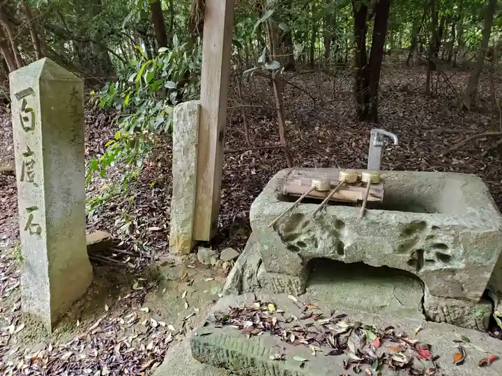 小林八幡神社の手水舎