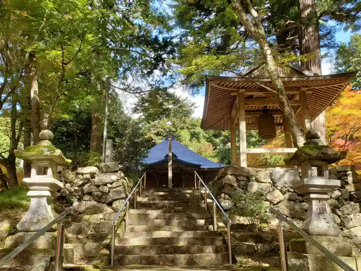 高蔵寺の本殿・本堂