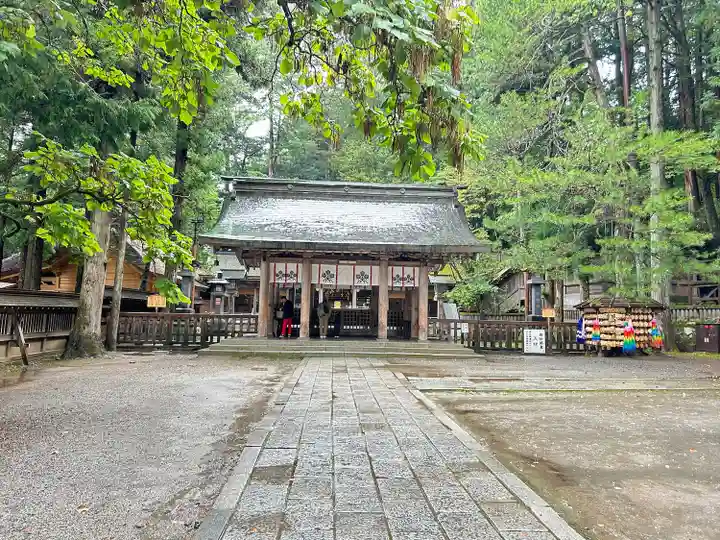 諏訪大社の本殿・本堂