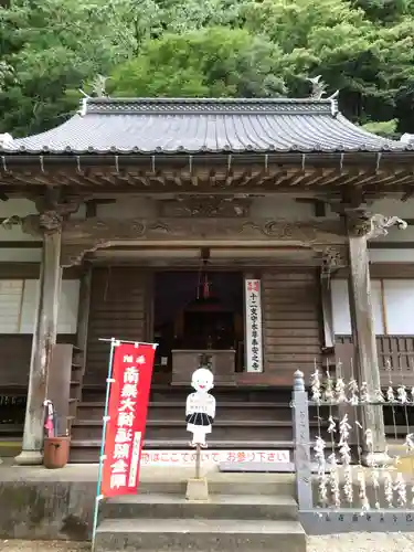 羅漢寺の本殿