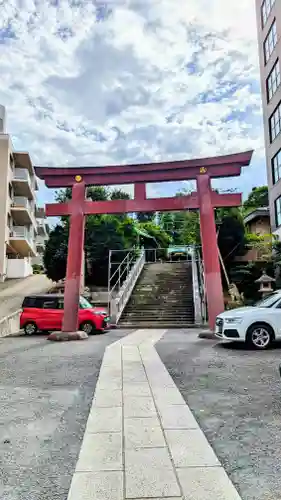 白金氷川神社の鳥居