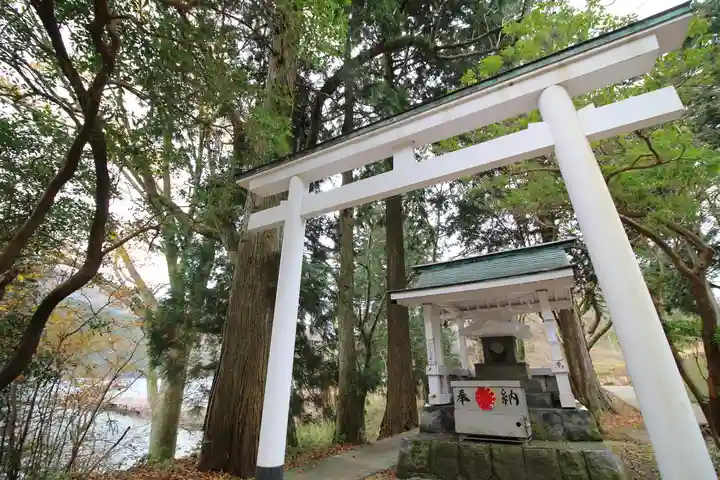 九頭龍神社本宮の末社・摂社