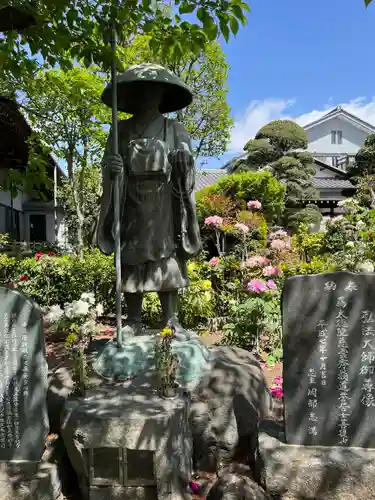 退魔寺(厄除茂呂不動尊)の像