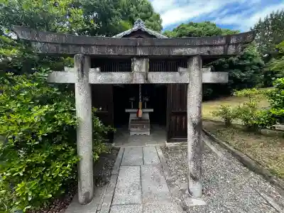 養源院の{uncategorized: "未分類", other: "その他", undefined: "問題あり", building: "その他建物", grave: "お墓", sacred_gate: "鳥居", guardian: "狛犬", statue: "像", buddha: "仏像", history: "歴史", nature: "自然", garden: "庭園", animal: "動物", pagoda: "塔", temizu: "手水舎", mountain_gate: "山門・神門", sanctuary: "本殿・本堂", subordinate: "末社・摂社", art: "芸術", scenery: "景色", jizo: "地蔵", ema: "絵馬", goshuin: "御朱印", omikuji: "おみくじ", items: "授与品その他", amulet: "お守り", goshuincho: "御朱印帳", eats: "食事", festival: "お祭り", votive_dance: "神楽", shichigosan: "七五三参", wedding: "結婚式", experience: "体験その他", initially: "初詣", around: "周辺", anti_infection: "感染症対策"}