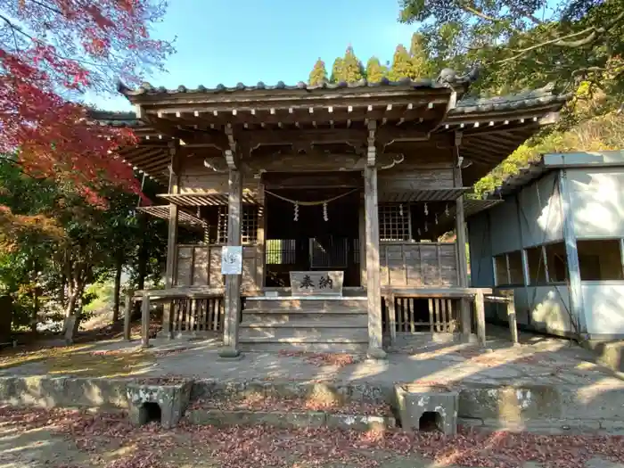 東市来護国神社の建物その他