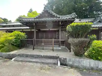 日枝神社 (甲南町稗谷)の{uncategorized: "未分類", other: "その他", undefined: "問題あり", building: "その他建物", grave: "お墓", sacred_gate: "鳥居", guardian: "狛犬", statue: "像", buddha: "仏像", history: "歴史", nature: "自然", garden: "庭園", animal: "動物", pagoda: "塔", temizu: "手水舎", mountain_gate: "山門・神門", sanctuary: "本殿・本堂", subordinate: "末社・摂社", art: "芸術", scenery: "景色", jizo: "地蔵", ema: "絵馬", goshuin: "御朱印", omikuji: "おみくじ", items: "授与品その他", amulet: "お守り", goshuincho: "御朱印帳", eats: "食事", festival: "お祭り", votive_dance: "神楽", shichigosan: "七五三参", wedding: "結婚式", experience: "体験その他", initially: "初詣", around: "周辺", anti_infection: "感染症対策"}