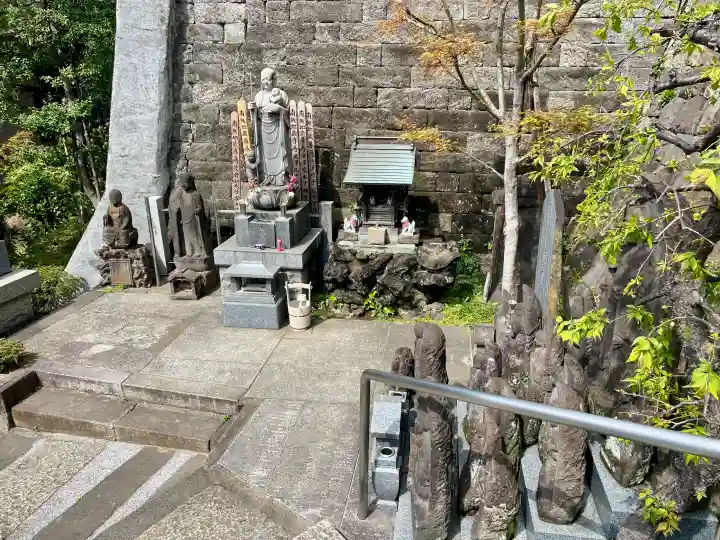 妙清寺の{uncategorized: "未分類", other: "その他", undefined: "問題あり", building: "その他建物", grave: "お墓", sacred_gate: "鳥居", guardian: "狛犬", statue: "像", buddha: "仏像", history: "歴史", nature: "自然", garden: "庭園", animal: "動物", pagoda: "塔", temizu: "手水舎", mountain_gate: "山門・神門", sanctuary: "本殿・本堂", subordinate: "末社・摂社", art: "芸術", scenery: "景色", jizo: "地蔵", ema: "絵馬", goshuin: "御朱印", omikuji: "おみくじ", items: "授与品その他", amulet: "お守り", goshuincho: "御朱印帳", eats: "食事", festival: "お祭り", votive_dance: "神楽", shichigosan: "七五三参", wedding: "結婚式", experience: "体験その他", initially: "初詣", around: "周辺", anti_infection: "感染症対策"}