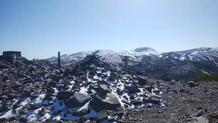 祠(大雪神社奥の院)の周辺