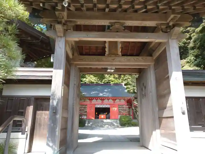荏柄天神社の山門・神門