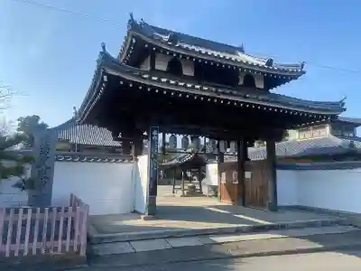 久米田寺の{uncategorized: "未分類", other: "その他", undefined: "問題あり", building: "その他建物", grave: "お墓", sacred_gate: "鳥居", guardian: "狛犬", statue: "像", buddha: "仏像", history: "歴史", nature: "自然", garden: "庭園", animal: "動物", pagoda: "塔", temizu: "手水舎", mountain_gate: "山門・神門", sanctuary: "本殿・本堂", subordinate: "末社・摂社", art: "芸術", scenery: "景色", jizo: "地蔵", ema: "絵馬", goshuin: "御朱印", omikuji: "おみくじ", items: "授与品その他", amulet: "お守り", goshuincho: "御朱印帳", eats: "食事", festival: "お祭り", votive_dance: "神楽", shichigosan: "七五三参", wedding: "結婚式", experience: "体験その他", initially: "初詣", around: "周辺", anti_infection: "感染症対策"}