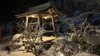 牟禮山観音禅寺の{uncategorized: "未分類", other: "その他", undefined: "問題あり", building: "その他建物", grave: "お墓", sacred_gate: "鳥居", guardian: "狛犬", statue: "像", buddha: "仏像", history: "歴史", nature: "自然", garden: "庭園", animal: "動物", pagoda: "塔", temizu: "手水舎", mountain_gate: "山門・神門", sanctuary: "本殿・本堂", subordinate: "末社・摂社", art: "芸術", scenery: "景色", jizo: "地蔵", ema: "絵馬", goshuin: "御朱印", omikuji: "おみくじ", items: "授与品その他", amulet: "お守り", goshuincho: "御朱印帳", eats: "食事", festival: "お祭り", votive_dance: "神楽", shichigosan: "七五三参", wedding: "結婚式", experience: "体験その他", initially: "初詣", around: "周辺", anti_infection: "感染症対策"}