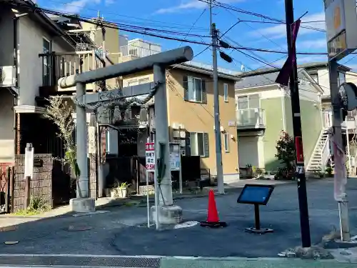 二子神社の{uncategorized: "未分類", other: "その他", undefined: "問題あり", building: "その他建物", grave: "お墓", sacred_gate: "鳥居", guardian: "狛犬", statue: "像", buddha: "仏像", history: "歴史", nature: "自然", garden: "庭園", animal: "動物", pagoda: "塔", temizu: "手水舎", mountain_gate: "山門・神門", sanctuary: "本殿・本堂", subordinate: "末社・摂社", art: "芸術", scenery: "景色", jizo: "地蔵", ema: "絵馬", goshuin: "御朱印", omikuji: "おみくじ", items: "授与品その他", amulet: "お守り", goshuincho: "御朱印帳", eats: "食事", festival: "お祭り", votive_dance: "神楽", shichigosan: "七五三参", wedding: "結婚式", experience: "体験その他", initially: "初詣", around: "周辺", anti_infection: "感染症対策"}