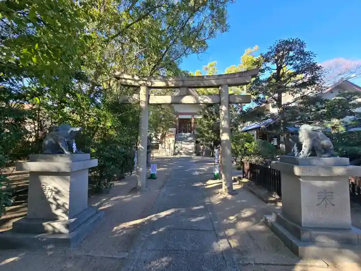 岡太神社の{uncategorized: "未分類", other: "その他", undefined: "問題あり", building: "その他建物", grave: "お墓", sacred_gate: "鳥居", guardian: "狛犬", statue: "像", buddha: "仏像", history: "歴史", nature: "自然", garden: "庭園", animal: "動物", pagoda: "塔", temizu: "手水舎", mountain_gate: "山門・神門", sanctuary: "本殿・本堂", subordinate: "末社・摂社", art: "芸術", scenery: "景色", jizo: "地蔵", ema: "絵馬", goshuin: "御朱印", omikuji: "おみくじ", items: "授与品その他", amulet: "お守り", goshuincho: "御朱印帳", eats: "食事", festival: "お祭り", votive_dance: "神楽", shichigosan: "七五三参", wedding: "結婚式", experience: "体験その他", initially: "初詣", around: "周辺", anti_infection: "感染症対策"}