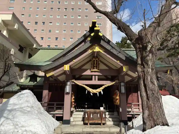 三吉神社の本殿・本堂