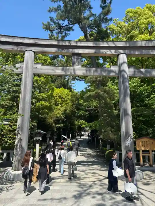 寒川神社の{uncategorized: "未分類", other: "その他", undefined: "問題あり", building: "その他建物", grave: "お墓", sacred_gate: "鳥居", guardian: "狛犬", statue: "像", buddha: "仏像", history: "歴史", nature: "自然", garden: "庭園", animal: "動物", pagoda: "塔", temizu: "手水舎", mountain_gate: "山門・神門", sanctuary: "本殿・本堂", subordinate: "末社・摂社", art: "芸術", scenery: "景色", jizo: "地蔵", ema: "絵馬", goshuin: "御朱印", omikuji: "おみくじ", items: "授与品その他", amulet: "お守り", goshuincho: "御朱印帳", eats: "食事", festival: "お祭り", votive_dance: "神楽", shichigosan: "七五三参", wedding: "結婚式", experience: "体験その他", initially: "初詣", around: "周辺", anti_infection: "感染症対策"}