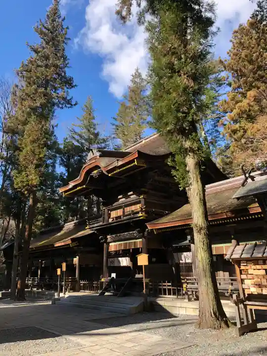 諏訪大社下社春宮の山門・神門