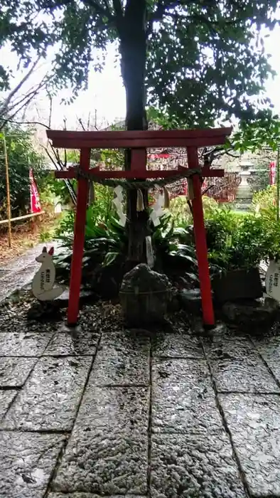 八重垣稲荷神社の鳥居