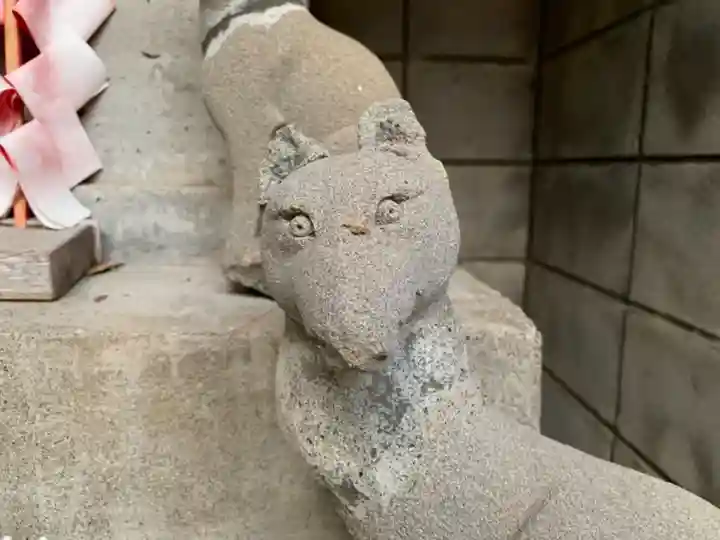 稲荷大明神の狛犬